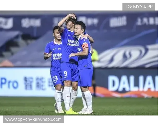 上海申花拉唐中路传切助攻锋线：一次战术美学的现场演练